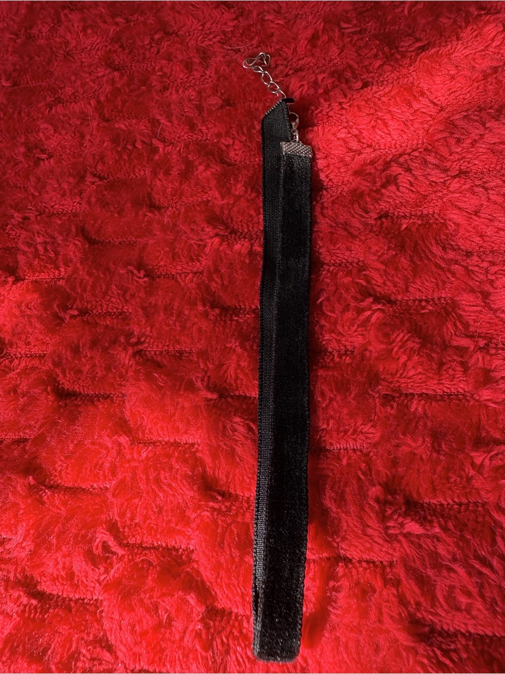 🖤 Black Velvet Choker Necklace - Picture 5 of 5